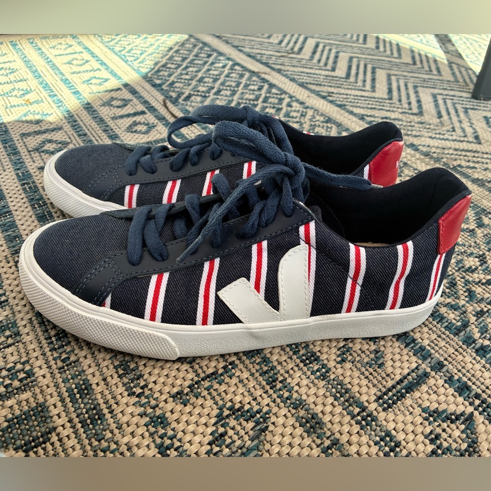 NWOT Veja Esplar Sneakers Size 6 Navy Red Stripe Canvas Low Top Lace Up Shoes